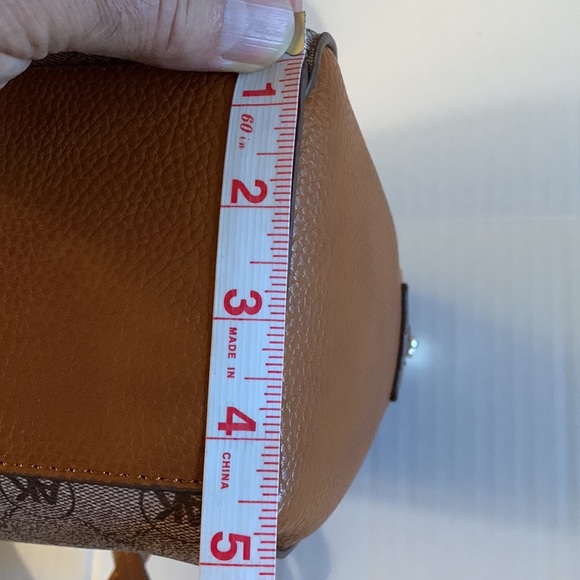 ANNE KLEIN. NWT. New Anne Klein logo design w/a varsity stripe down its … - Picture 11 of 12